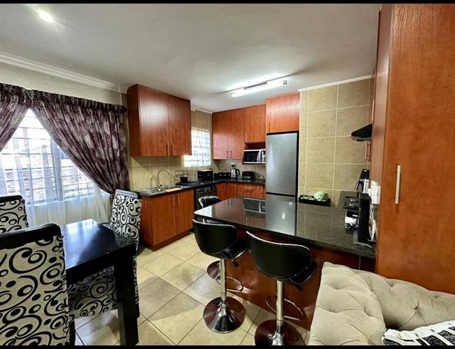 2 BEDROOM APARTMENT FOR SALE IN NEW REDRUTH